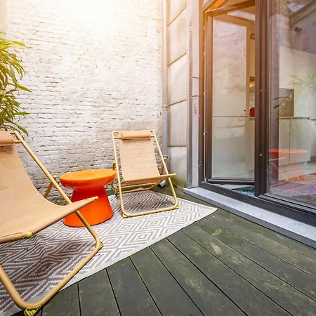 Hot Spot In Trendy Area - 2p Duplex Apartment *