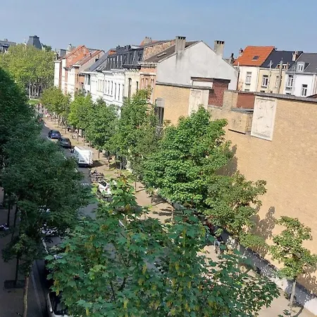 Hot Spot In Trendy Area - 2p Duplex Apartment